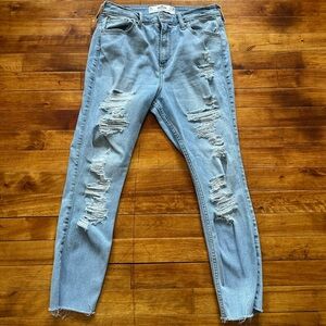 Hollister Curvy High Rise Crop Super Skinny Jeans